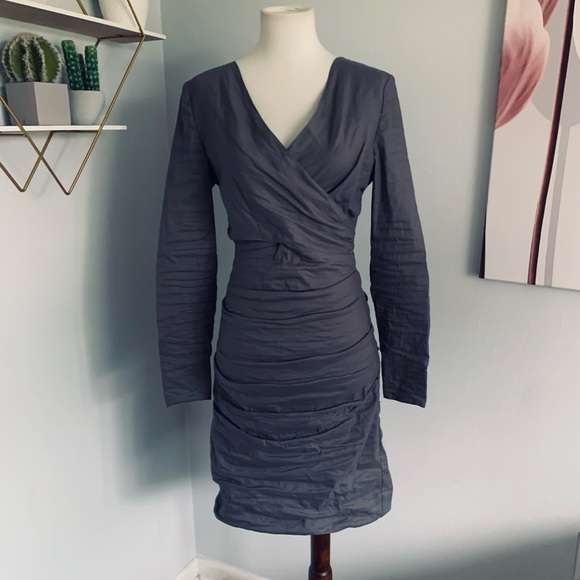 Nicole Miller • Fitted V-Neck Mini Dress • SZ 6 • Retail $440 - Picture 12 of 13